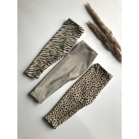 Broekje beige stippen